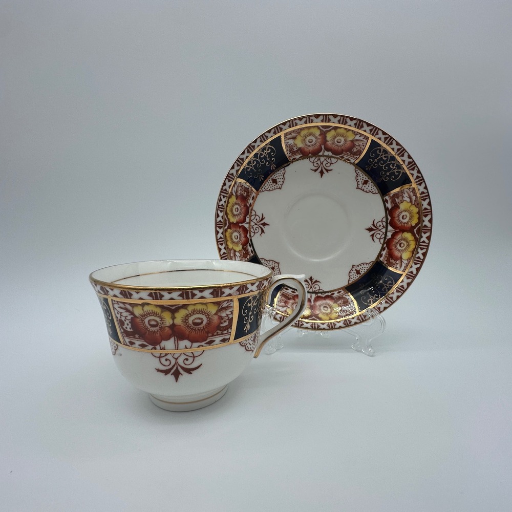 Colclough China 6613 Teacup Saucer Set Imari Style Cobalt Rust Gold England